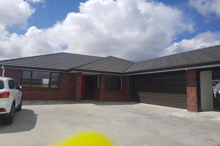Photo of property in 5 Cyprus Place, Fitzherbert, Palmerston North, 4410
