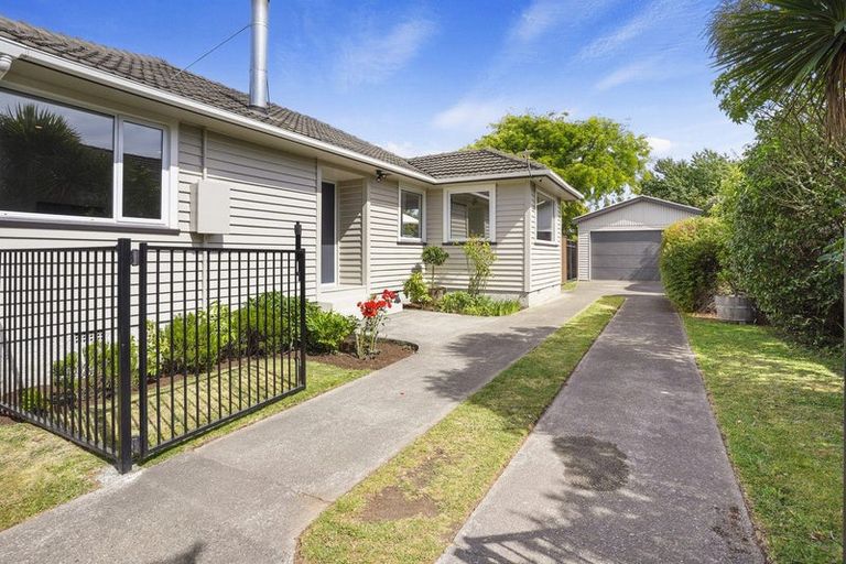 Photo of property in 35 Heath Street, Burnside, Christchurch, 8053