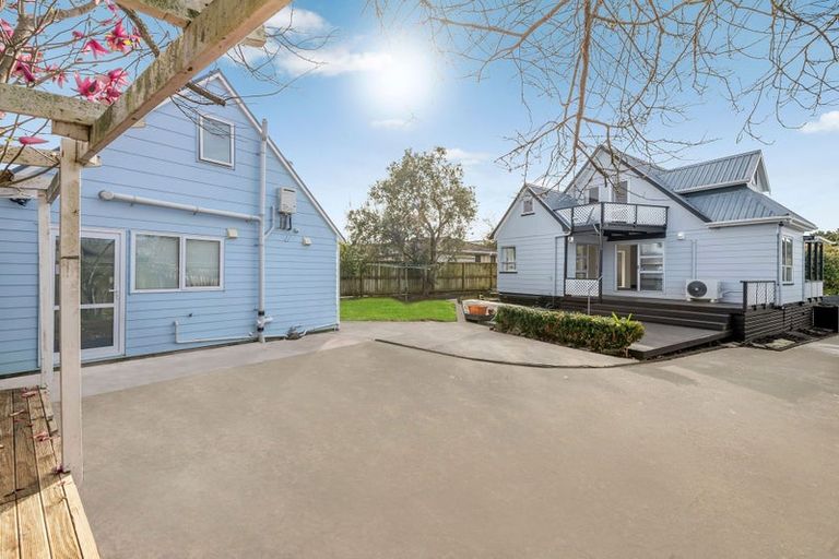 Photo of property in 44 Eugenia Rise, Totara Heights, Auckland, 2105