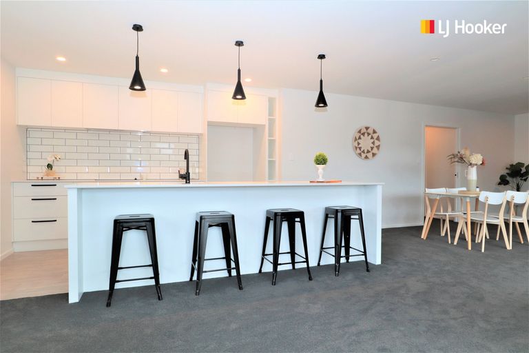 Photo of property in 5 North Foreland Street, Waihola, Milton, 9073