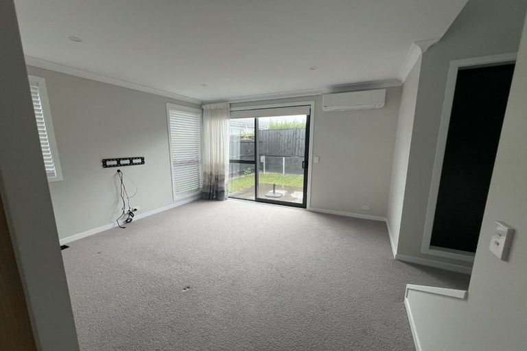 Photo of property in 21 Koura Drive, Red Beach, 0932