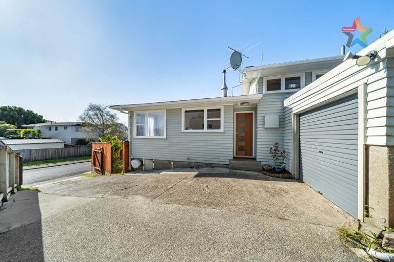 Photo of property in 21 Robson Street, Stokes Valley, Lower Hutt, 5019