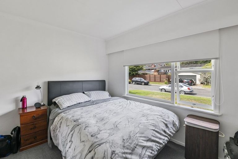 Photo of property in 13 Awatea Avenue, Paraparaumu, 5032