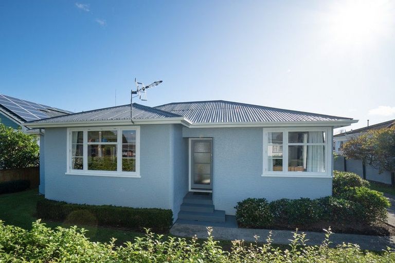 Photo of property in 19 College Street, Awapuni, Palmerston North, 4412