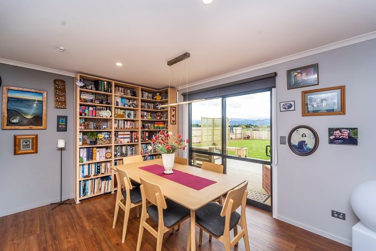 Photo of property in 7 Routhan Way, Carterton, 5713