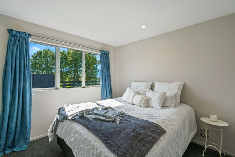 Photo of property in 14 Millesimes Way, Yaldhurst, Christchurch, 8042