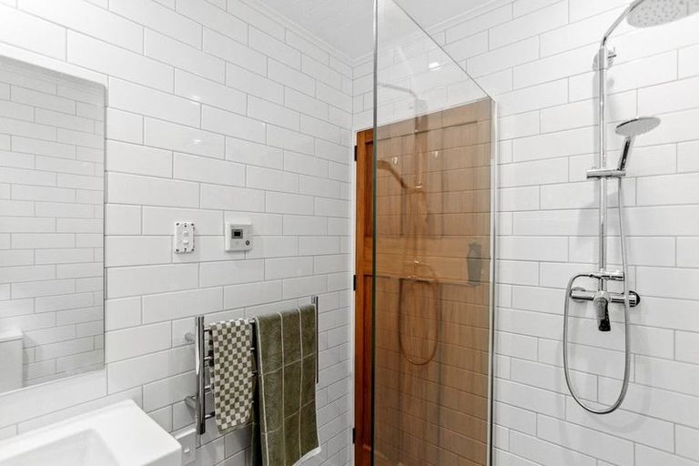 Photo of property in 12 Packe Street, Edgeware, Christchurch, 8013