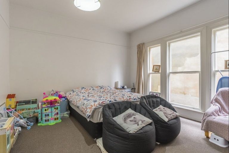 Photo of property in 51 Hawker Street, Mount Victoria, Wellington, 6011