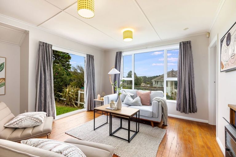 Photo of property in 11 King Crescent, Ranui, Porirua, 5024