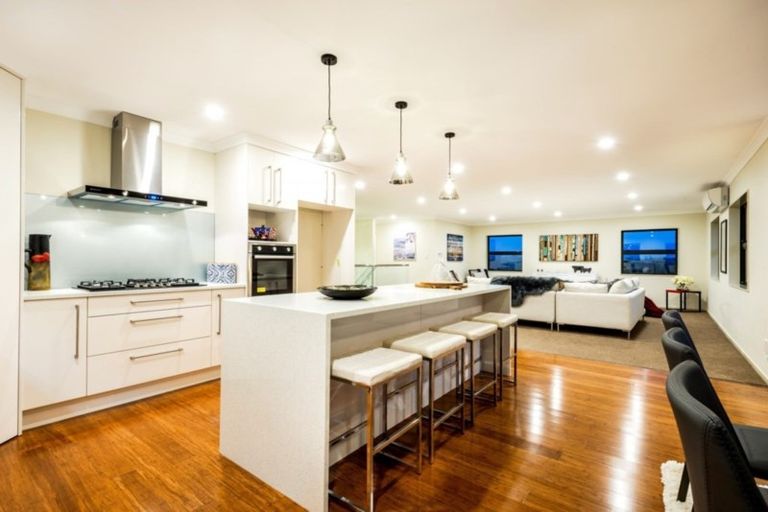 Photo of property in 10 Valley Heights Lane, Pukekohe, 2120