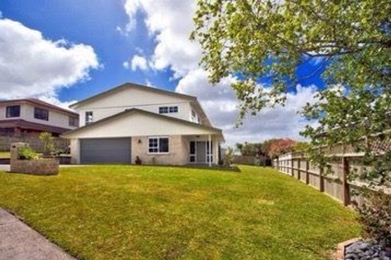 Photo of property in 7 Soling Place, West Harbour, Auckland, 0618