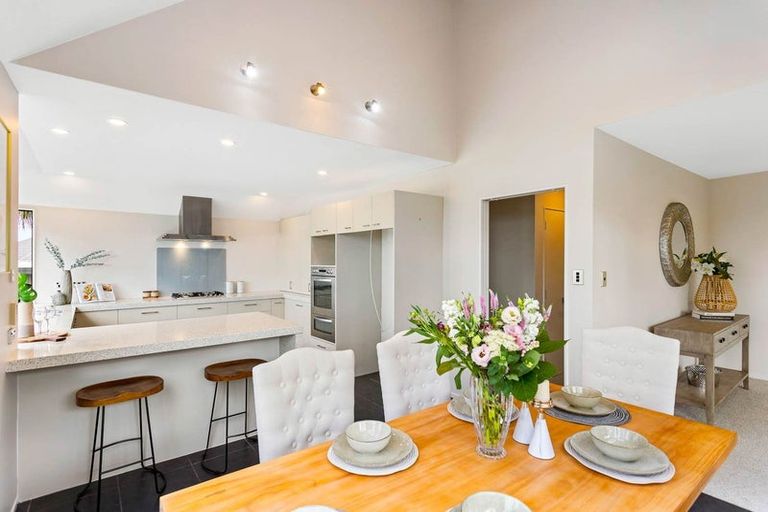 Photo of property in 2/4 Prospect Terrace, Milford, Auckland, 0620