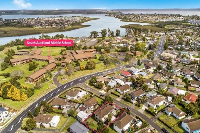 Photo of property in 6 Southview Place, Wattle Downs, Auckland, 2102