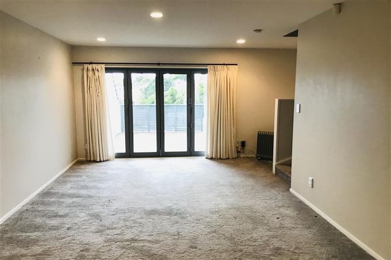 Photo of property in 3/17 Pannill Place, Oteha, Auckland, 0632