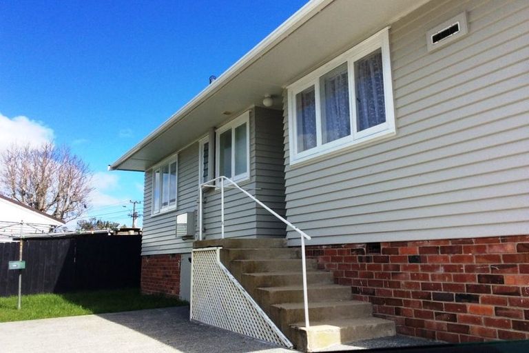 Photo of property in 15 Becroft Drive, Forrest Hill, Auckland, 0620
