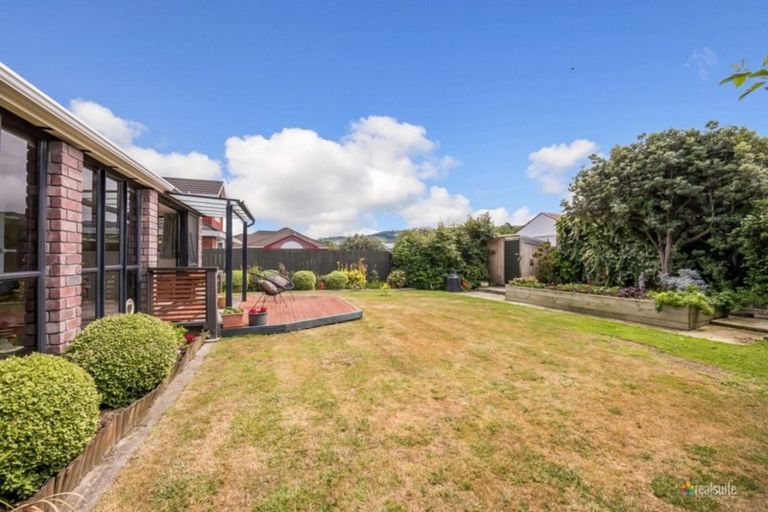 Photo of property in 22 De Menech Grove, Avalon, Lower Hutt, 5011