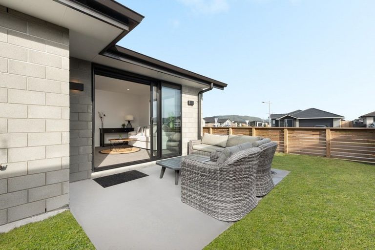 Photo of property in 2 Tamapahore Boulevard, Papamoa Beach, Papamoa, 3118