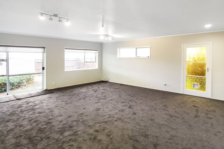 Photo of property in 38 Luton Avenue, Sunnyhills, Auckland, 2010
