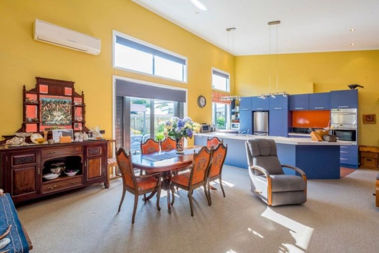 Photo of property in 8a Queenwood Road, Levin, 5510