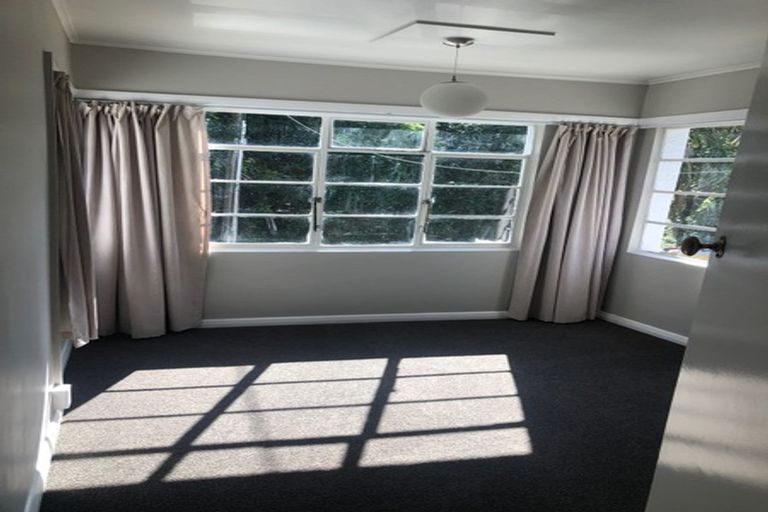 Photo of property in 13b Kim Street, Khandallah, Wellington, 6035