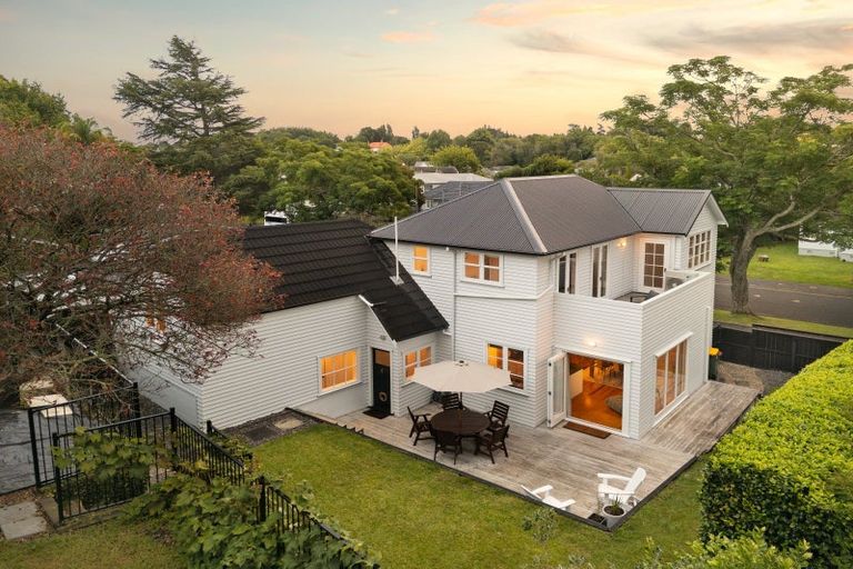Photo of property in 34 Banbury Crescent, Fairfield, Hamilton, 3214