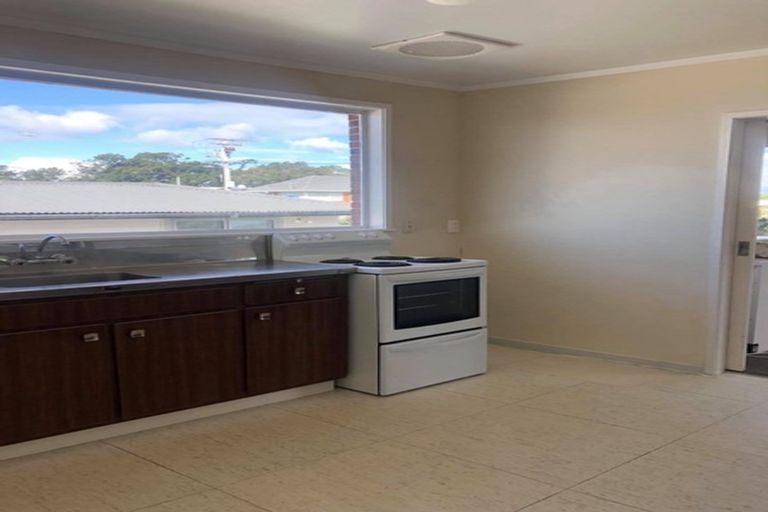 Photo of property in 1/36 Exmouth Road, Northcote, Auckland, 0627