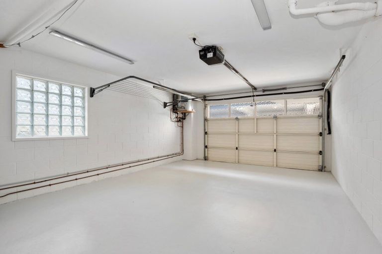 Photo of property in 2/28 The Mall, Mount Maunganui, 3116