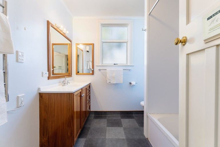 Photo of property in 19 Oakland Street, Andersons Bay, Dunedin, 9013