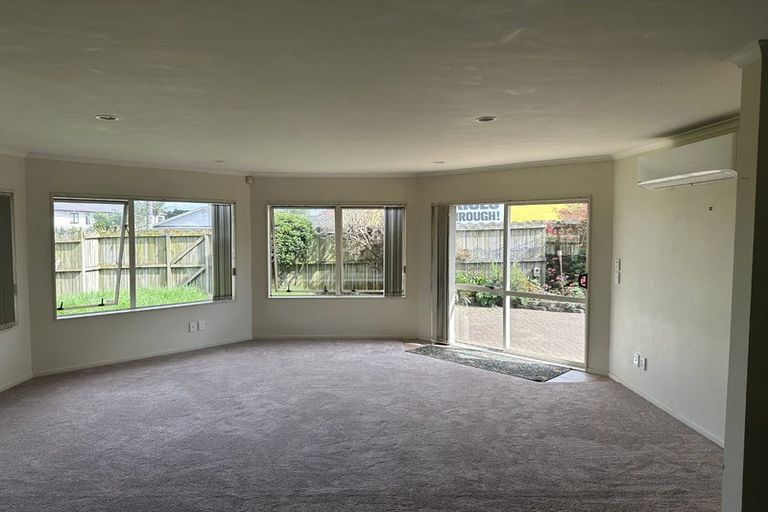 Photo of property in 6 Nakhle Place, Manurewa, Auckland, 2105