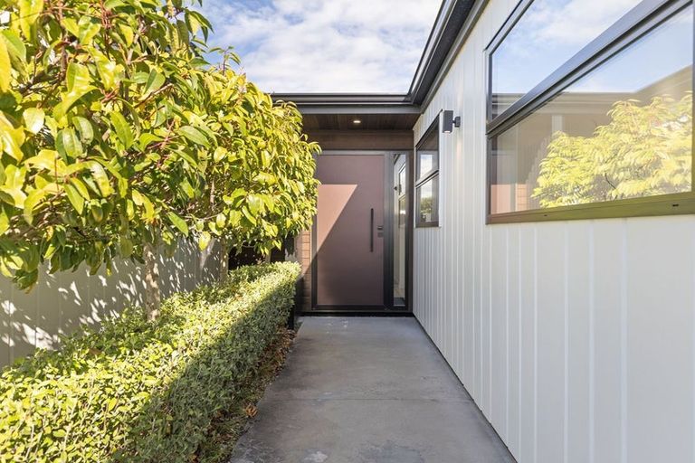 Photo of property in 62 Freedom Drive, Kelvin Grove, Palmerston North, 4414