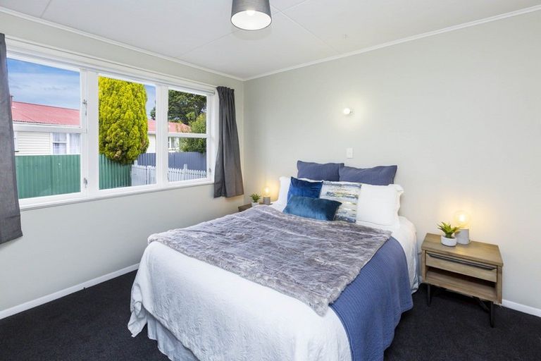 Photo of property in 1/18 Benge Crescent, Clouston Park, Upper Hutt, 5018
