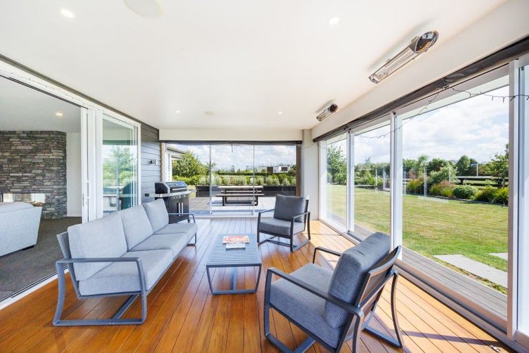 Photo of property in 33 Hartwell Drive, Kelvin Grove, Palmerston North, 4470