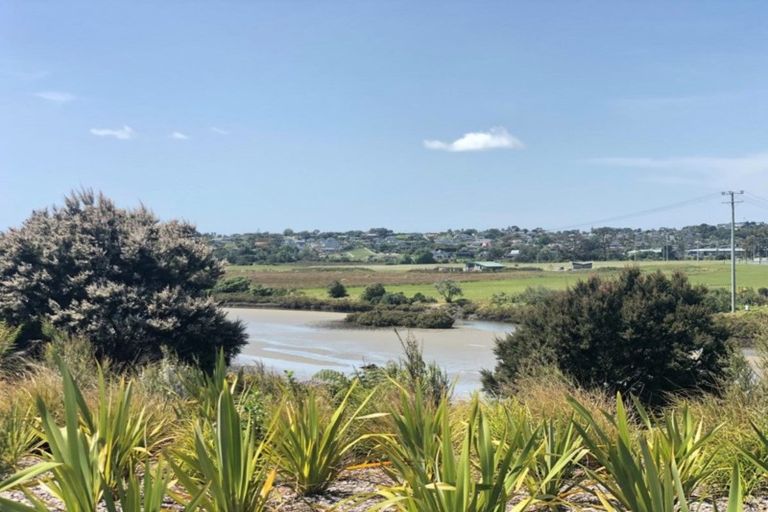 Photo of property in 134 Arran Point Parade, Orewa, 0931