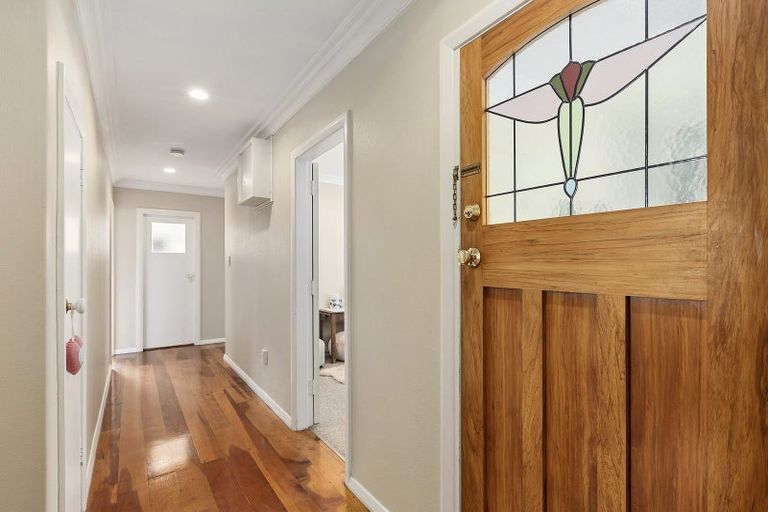 Photo of property in 64 Airlie Road, Plimmerton, Porirua, 5026