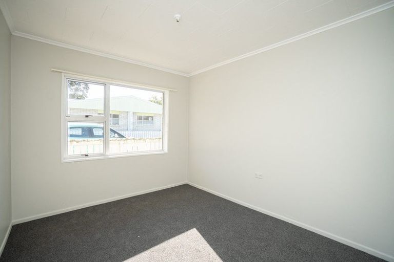 Photo of property in 3 Seddon Street, Takaro, Palmerston North, 4412