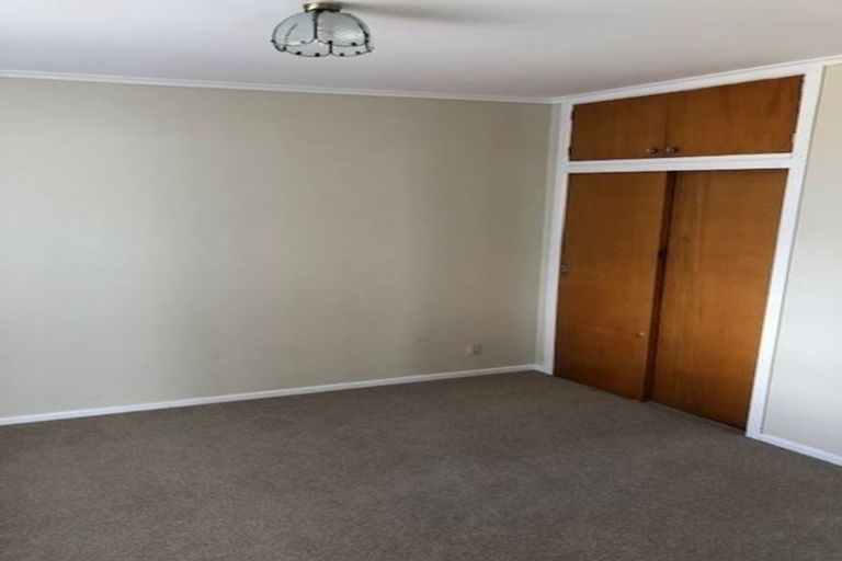 Photo of property in 15 Ellesmere Crescent, Pakuranga Heights, Auckland, 2010