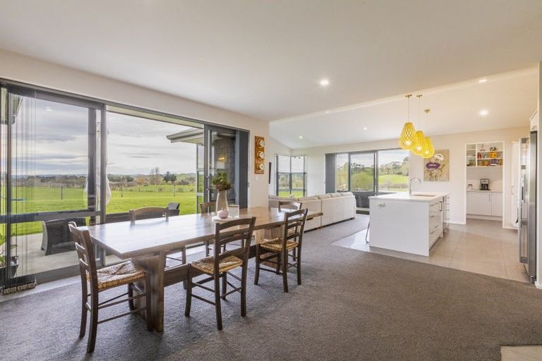 Photo of property in 52 Highlands Drive, Waipawa, 4210
