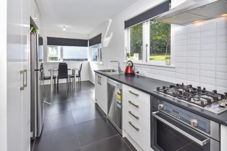 Photo of property in 32a Barberton Terrace, Red Hill, Papakura, 2110