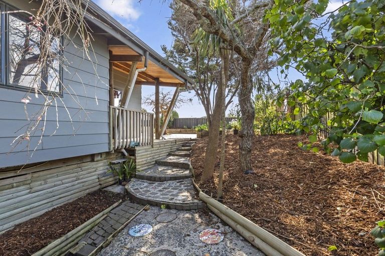 Photo of property in 1 Bay View Road, Raglan, 3225