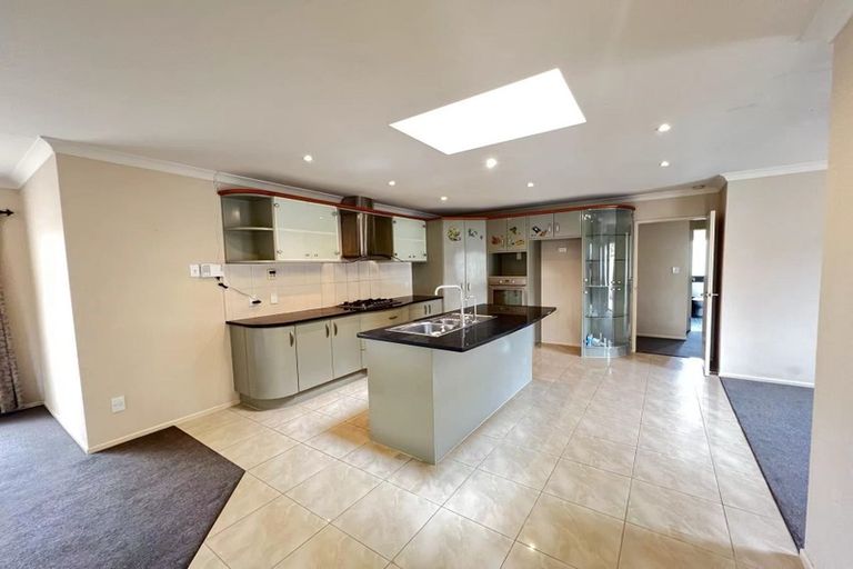 Photo of property in 14 Monash Place, Flat Bush, Auckland, 2016