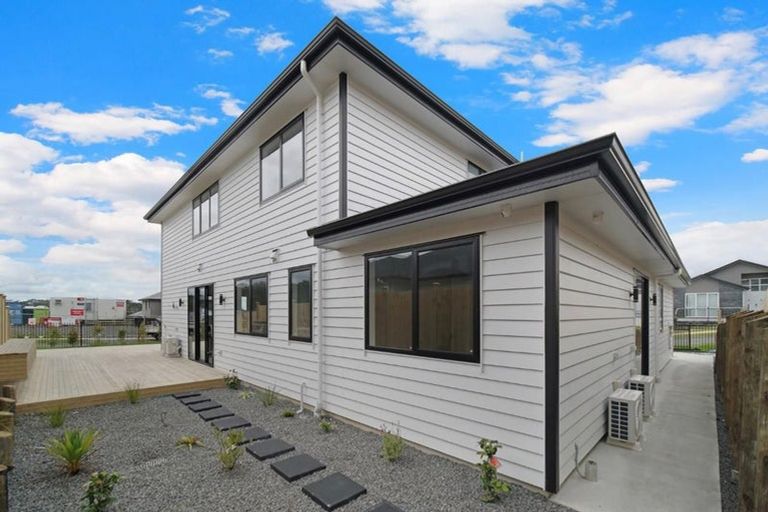 Photo of property in 1 Kate Duncan Drive, Swanson, Auckland, 0614