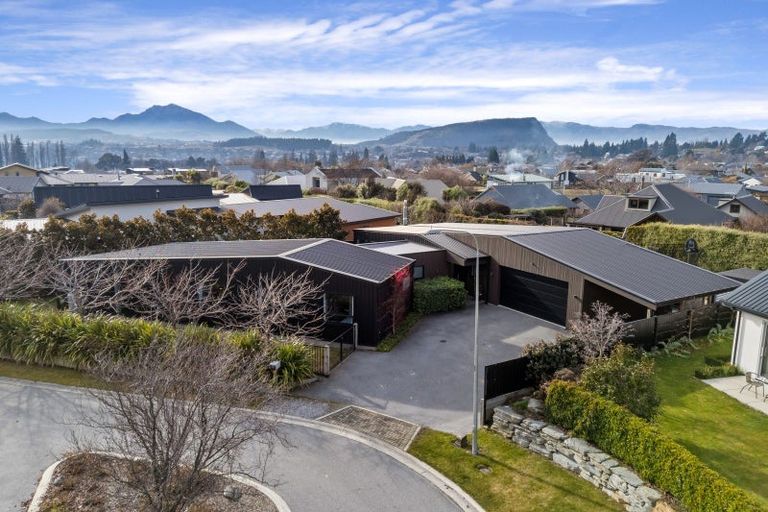 Photo of property in 13 Eden Close, Wanaka, 9305
