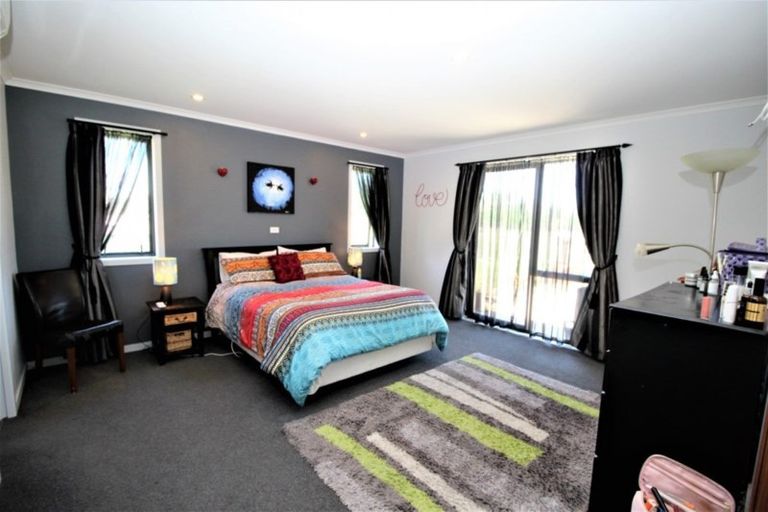 Photo of property in 8 Gordon Street, Woodville, 4920