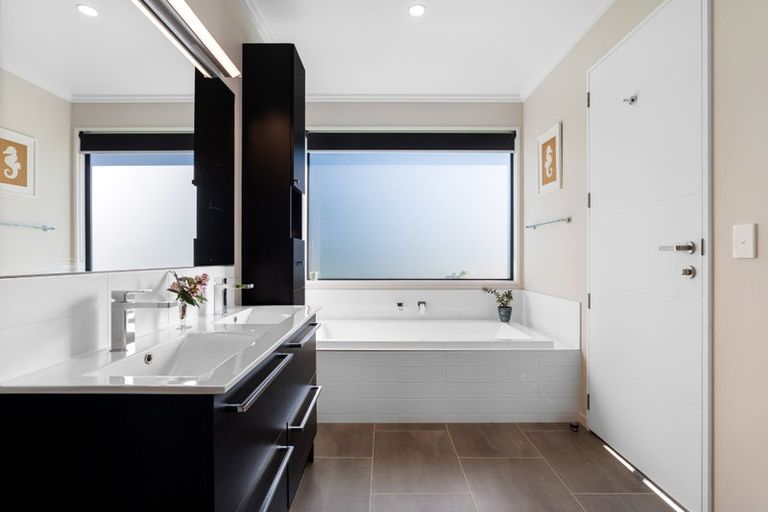 Photo of property in 19 Taylor Place, Prebbleton, Christchurch, 7676