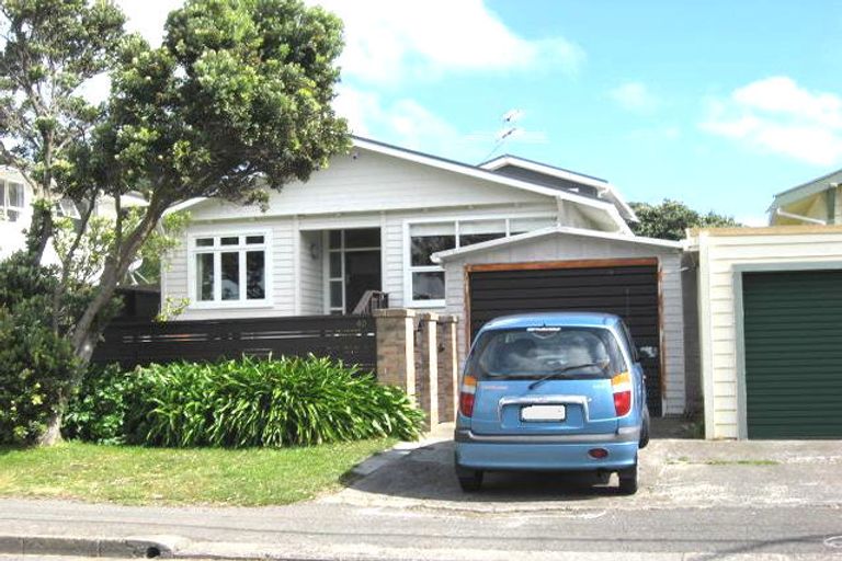 Photo of property in 40 Burnham Street, Seatoun, Wellington, 6022