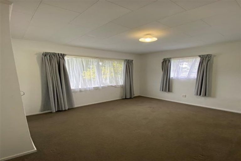 Photo of property in 21 Ranui Avenue, Ranui, Auckland, 0612