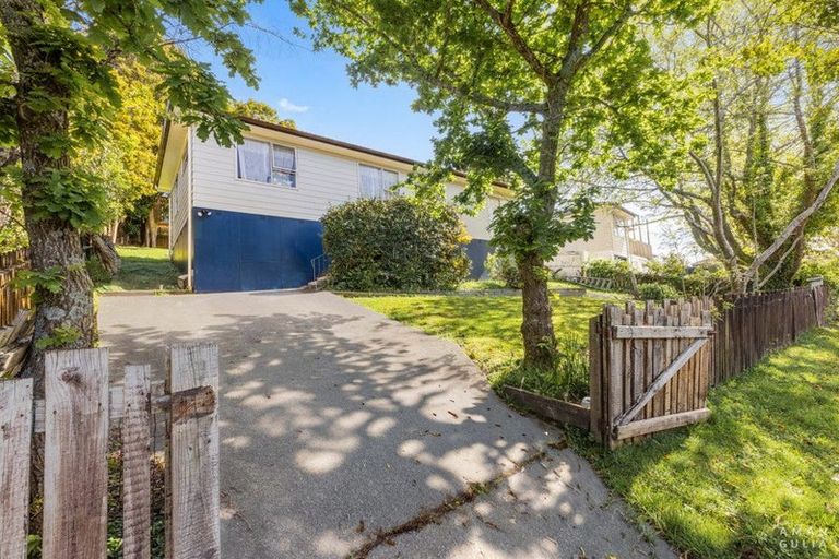 Photo of property in 8 Glucina Place, Glen Eden, Auckland, 0602