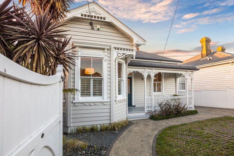 Photo of property in 16 Calliope Road, Devonport, Auckland, 0624