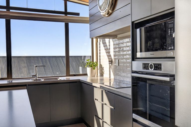 Photo of property in 33 Kamaka Crescent, Bridge Hill, Alexandra, 9320