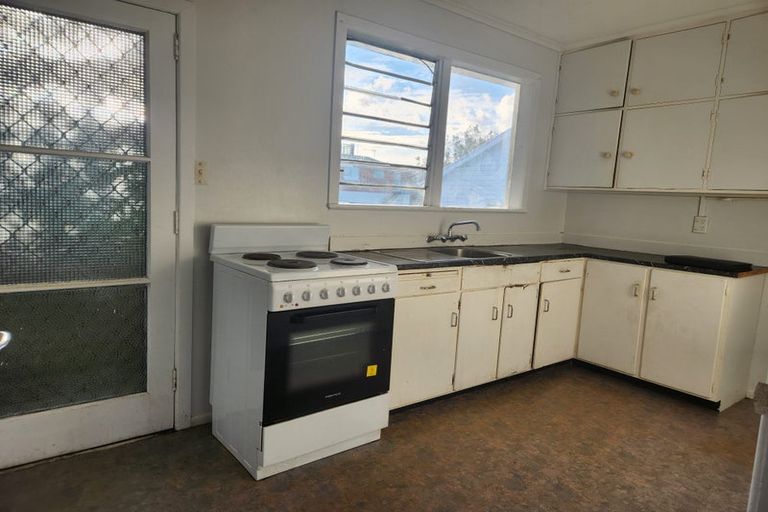 Photo of property in 2 Eden View Road, Sandringham, Auckland, 1025